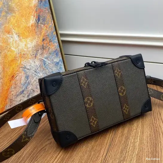 Rep ladies VUITTON TRUNK SOFT LOUIS WALLET 0524